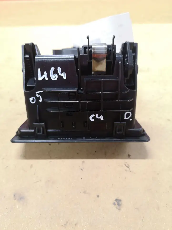 Citroen C4 (2004 - 2008) 9646337977 Боковой воздушный дефлектор — фото 4