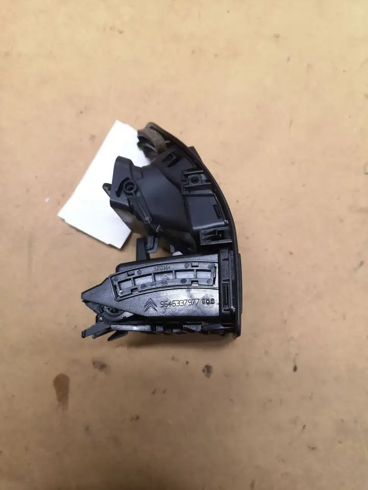 Citroen C4 (2004 - 2008) 9646337977 Боковой воздушный дефлектор — фото 5