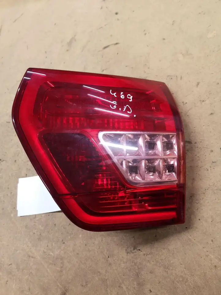 Citroen C5 (2008 - 2017) 967181138000 Задний фонарь в крышке багажника — фото 1