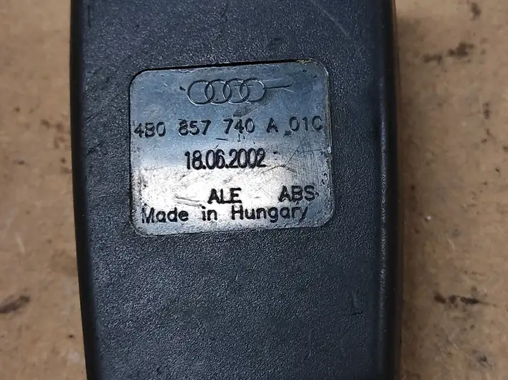 Audi A6 S6 C5 4B (2001 - 2004) 4B0857740A01C Задний средний замок ремня — фото 2