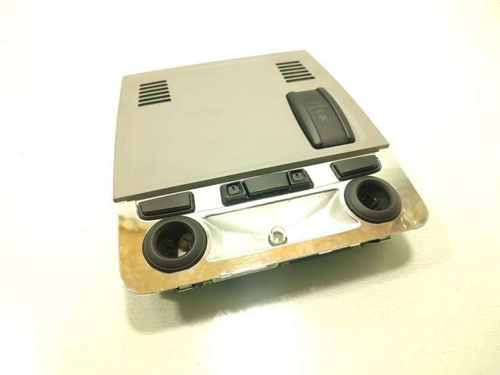 BMW 3 E90 E91 (2005 - 2012)  9225487 Передняя подсветка