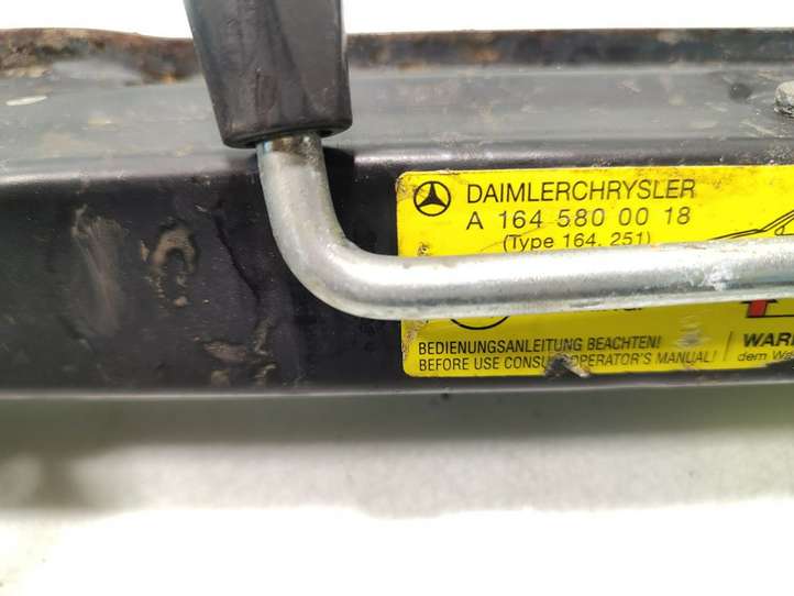Mercedes-Benz R W251 (2005 - 2013)  A251899006 Комплект инструментов