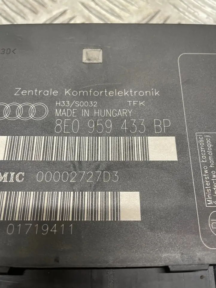 Audi A4 S4 B7 8E 8H (2004 - 2009) 8E0959433BP Модуль комфорта — фото 4