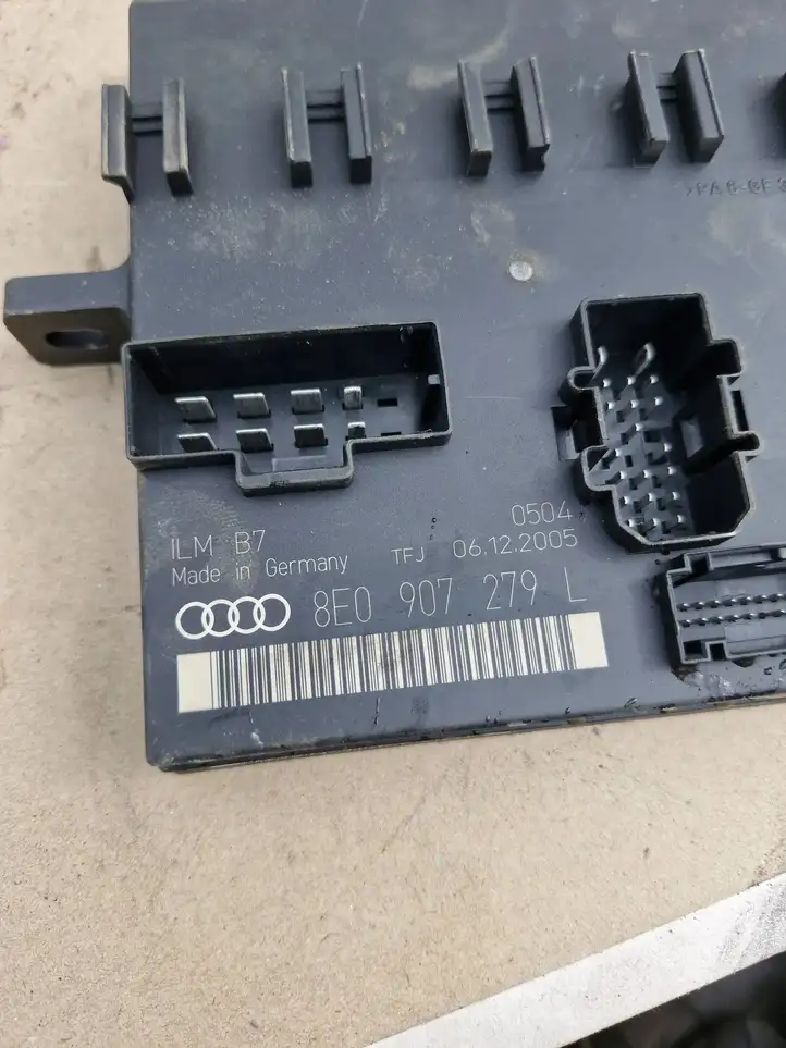 Audi A4 S4 B7 8E 8H (2004 - 2009) 8E0907279L Модуль комфорта — фото 2