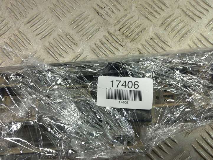 BMW X1 F48 F49 (2015 - 2022)  7332333 Обшивка порга
