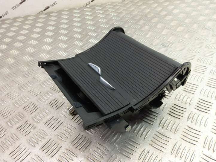 BMW X1 F48 F49 (2015 - 2022)  9299529 Держатель чашки