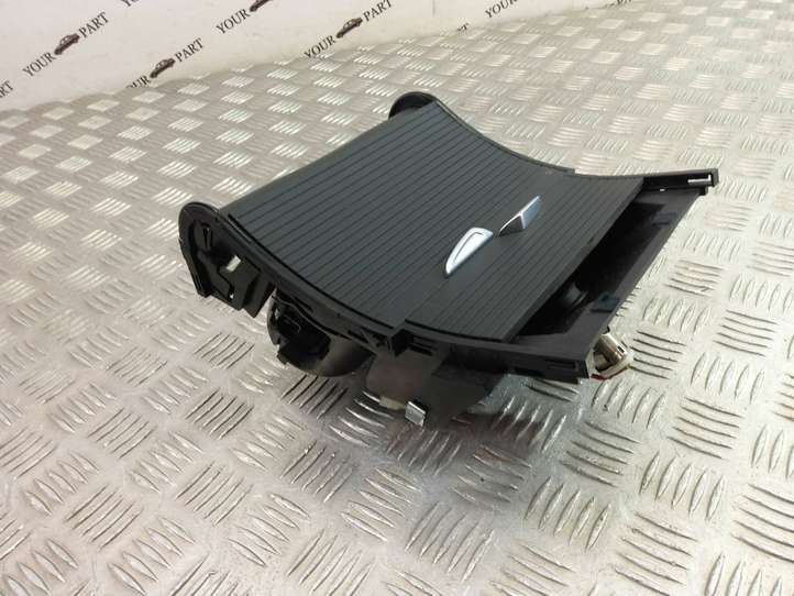 BMW X1 F48 F49 (2015 - 2022)  9299529 Держатель чашки
