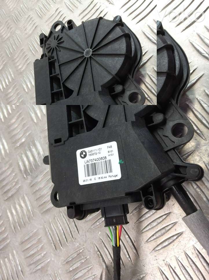 BMW X1 F48 F49 (2015 - 2022)  7357112 Притягиватель задней крышки