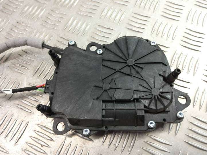 BMW X1 F48 F49 (2015 - 2022)  7357112 Притягиватель задней крышки