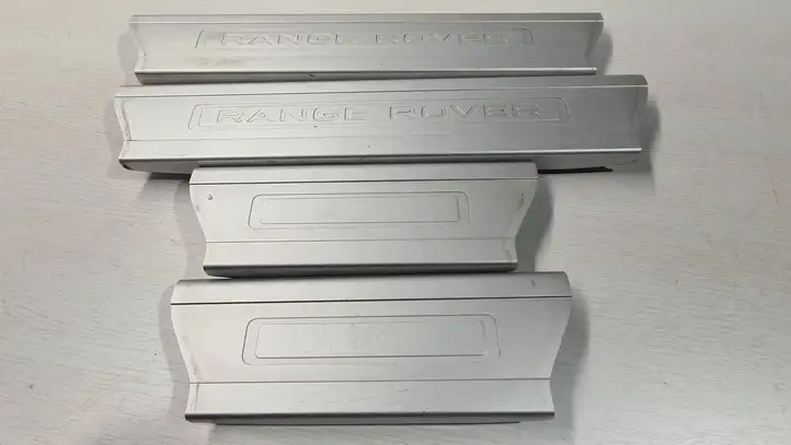 Land Rover Range Rover Sport L494 (2013 - 2017) Внутренняя отделка переднего порога — фото 1