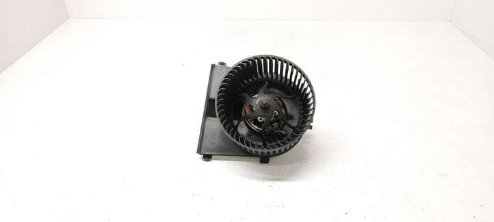 Skoda Octavia Mk1 (1U) (1996 - 2004)  1J1819021B Вентилятор печки