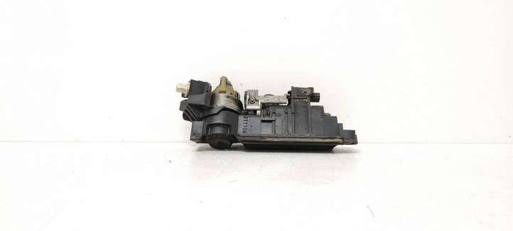 Mercedes-Benz C W203 (2000 - 2007)  A2037500093 Ручка задней крышки