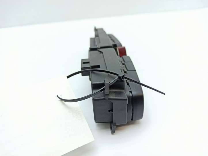 Mercedes-Benz C W203 (2000 - 2007)  2038218258 Другие включатели / ручки/ переключатели