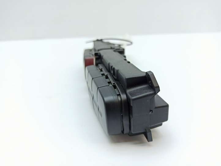 Mercedes-Benz C W203 (2000 - 2007)  2038218258 Другие включатели / ручки/ переключатели