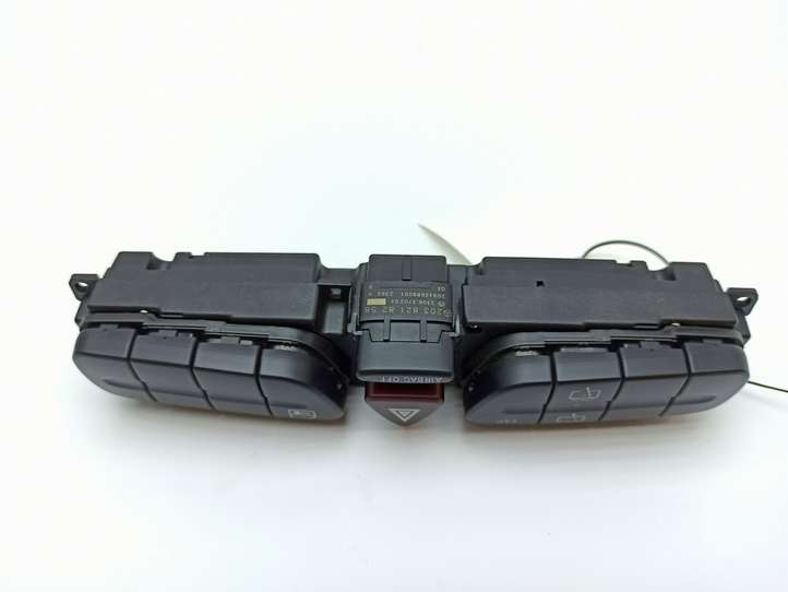 Mercedes-Benz C W203 (2000 - 2007)  2038218258 Другие включатели / ручки/ переключатели