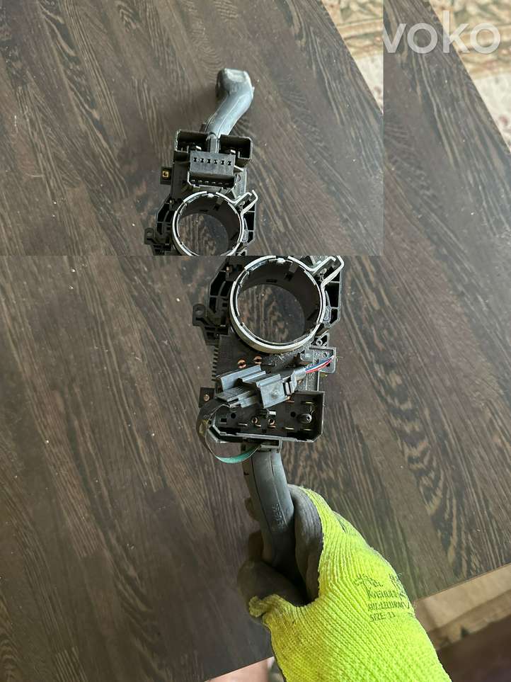 Skoda Octavia Mk1 (1U) (1996 - 2004)  8L0953513J Ручка поворотов/ фонарей