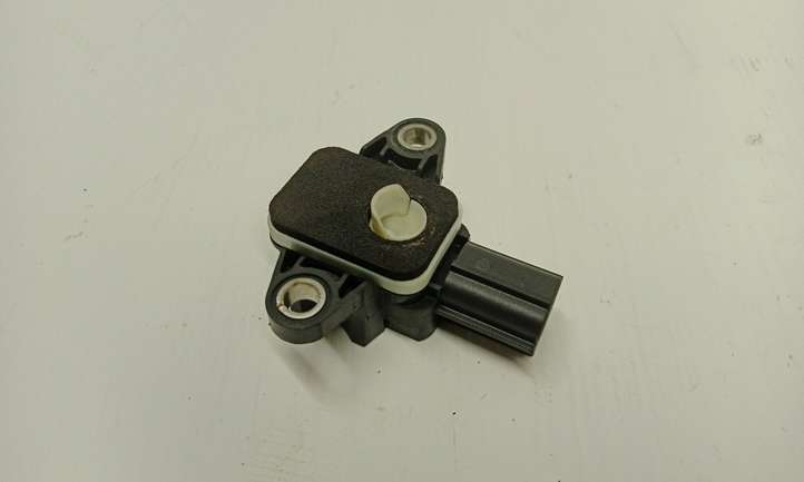 Audi A3/S3 8P (2004 - 2008)  8P0955557 Датчик удара надувных подушек