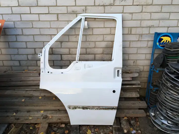 Ford Transit (2006 - 2013) Дверь — фото 1