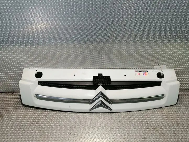 Peugeot Partner (2002 - 2008) 9644758077 Передняя решетка — фото 1