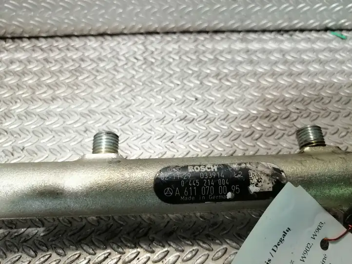 Mercedes-Benz Sprinter W901 W902 W903 W904 (1995 - 2007) A6110700095 Магистральная топливная трубка — фото 2