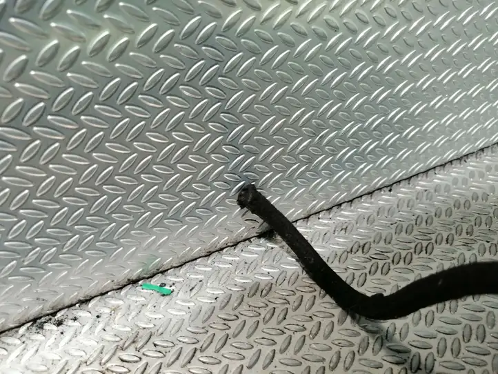Mercedes-Benz Sprinter W901 W902 W903 W904 (1995 - 2007) A6110700095 Магистральная топливная трубка — фото 4