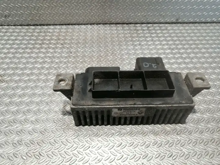 Renault Trafic II (X83) (2002 - 2014) 8200558438A Реле накала свечей — фото 4