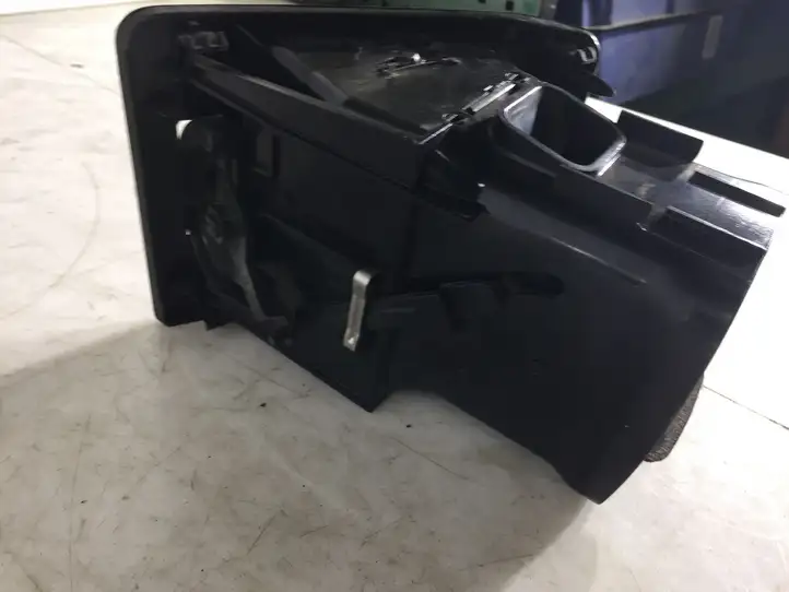 Mercedes-Benz Vito Viano W638 (1996 - 2003) 6388311260 Боковой воздушный дефлектор — фото 3