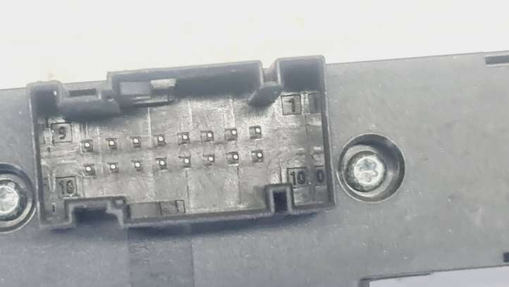 Opel Astra (2004 - 2009)  13100105 Включатель аварийных фонарей