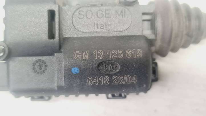 Opel Astra (2004 - 2009)  13125619 Двигатель центрально замка