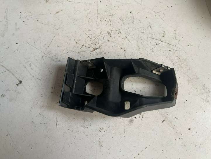 Audi A4 (2000 - 2006)  8E0853922 Держатель крыла