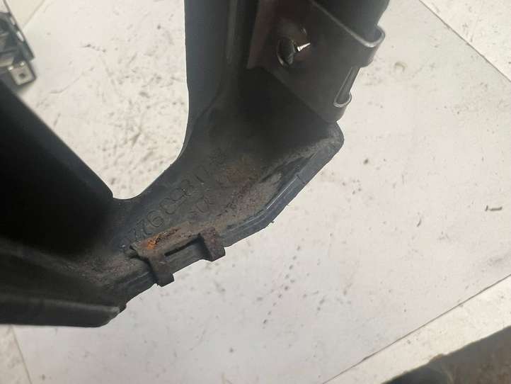 Audi A4 (2000 - 2006)  8E0853922 Держатель крыла
