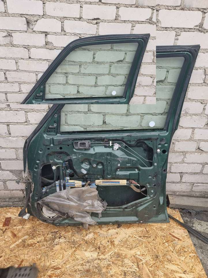 Nissan Patrol (1997 - 2010)   Дверь