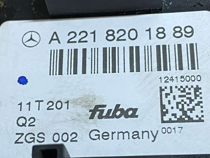 Mercedes-Benz S W221 (2005 - 2013)  A2218201889 Усилитель антенны
