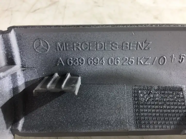 Mercedes-Benz Vito Viano W639 (2003 - 2010) A6396940625 Прочие внешние детали — фото 6