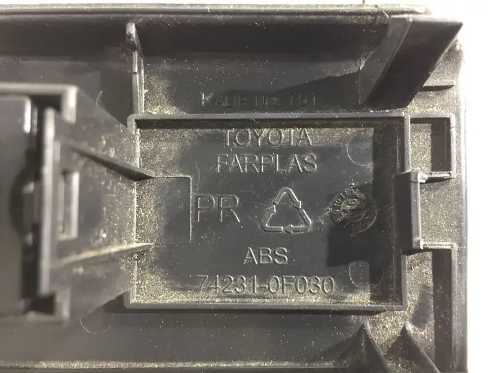 Toyota Corolla Verso AR10 (2004 - 2009) 742310F030 Блок кнопок стеклоподъемников — фото 3