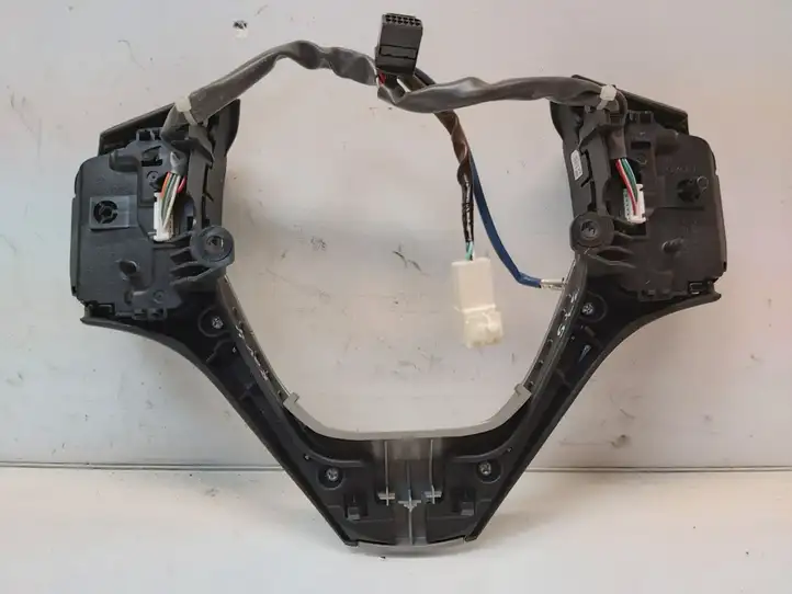 Toyota RAV 4 (XA40) (2012 - 2018) 75E566 Кнопки на рулевом колесе — фото 2
