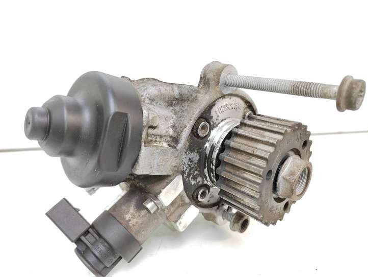 Volkswagen Golf VII (2013 - 2019)  04L130755D Топливный насос
