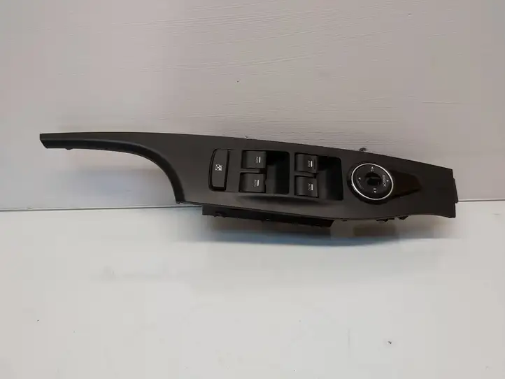 Hyundai i40 (2011 - ) 935703Z300 Блок кнопок стеклоподъемников — фото 1