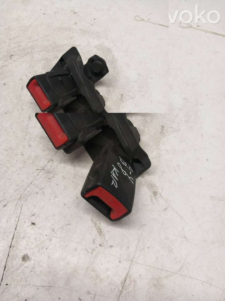 Audi A4 (2007 - 2011)  8K0857739AE Задний средний замок ремня