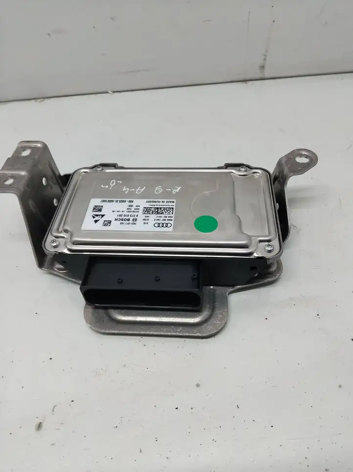 Audi A4 S4 B9 (2015 - 2019) 7831977153 Блок управления рулевой рейкой — фото 1