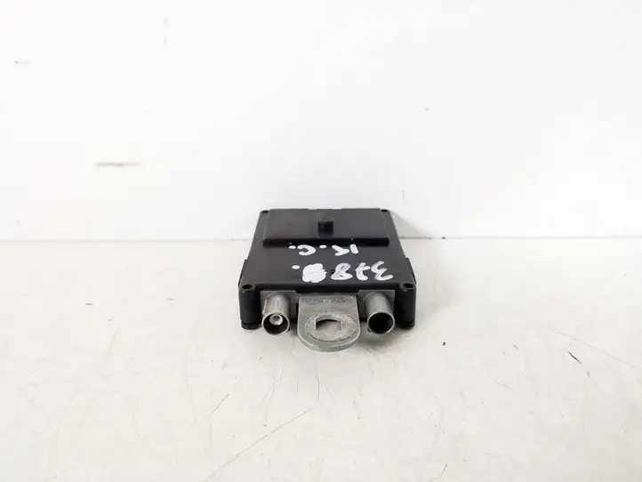 Mercedes-Benz ML W164 (2005 - 2011)  A1648201689 Усилитель антенны