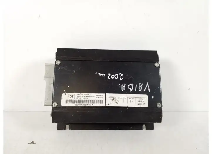 Toyota Matrix (E130) (2001 - 2008) 86280-01010 Усилитель звука — фото 1