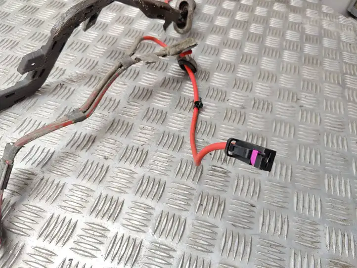 BMW 3 F30 F35 F31 (2012 - 2018) 9316576 Плюсовой провод аккумулятора — фото 3