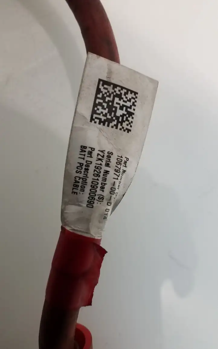 Tesla Model 3 (2017 - 2023) 10679700D Плюсовой провод аккумулятора — фото 4