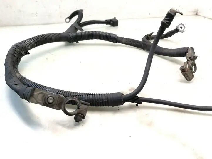 Kia Sorento (2006 - 2009) Плюсовой провод аккумулятора — фото 2