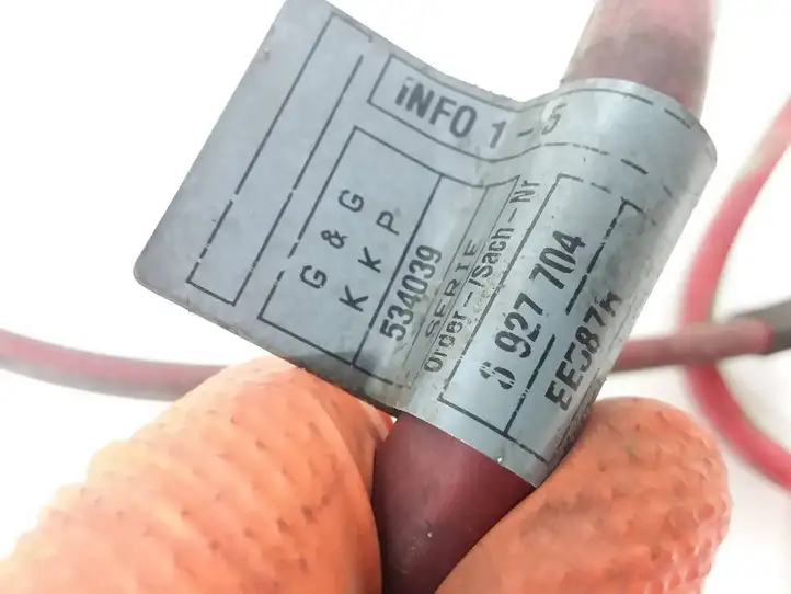 BMW 5 E60 E61 (2004 - 2010)  6927704 Плюсовый провод (аккумулятора)