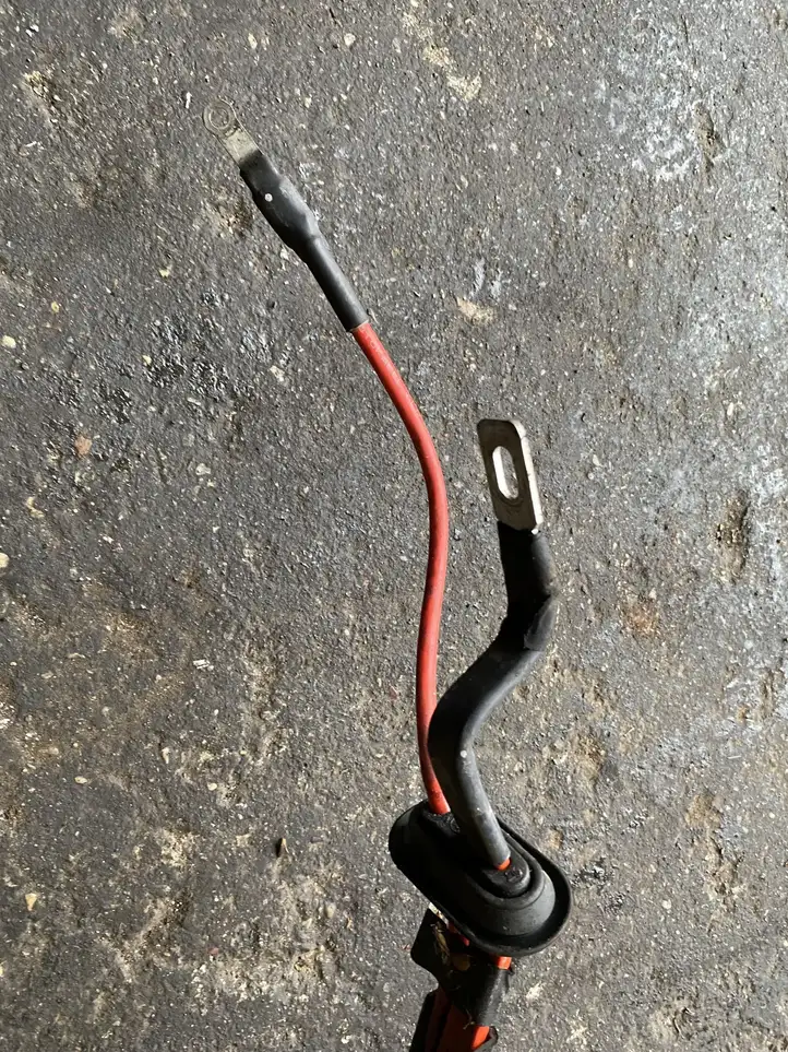 BMW 3 F30 F35 F31 (2012 - 2018) 15974510 Плюсовой провод аккумулятора — фото 6