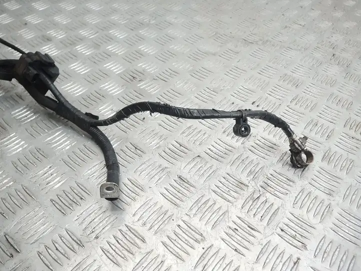 Subaru Forester SH (2008 - 2013) 7184713230 Плюсовой провод аккумулятора — фото 2