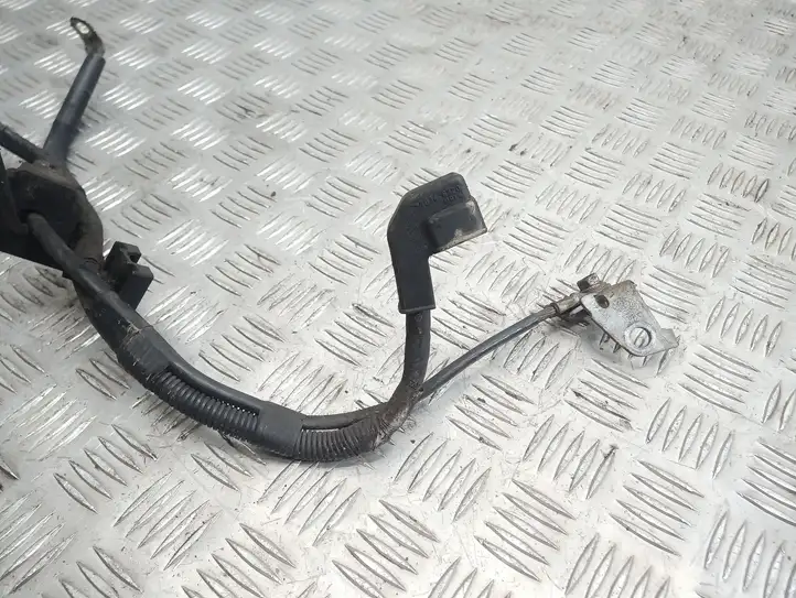Subaru Forester SH (2008 - 2013) 7184713230 Плюсовой провод аккумулятора — фото 3