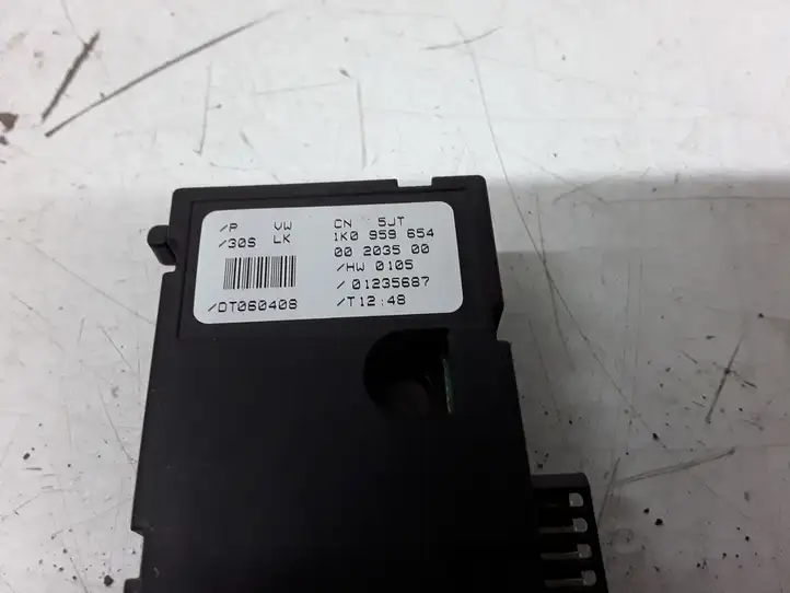 Volkswagen Touran I (2003 - 2010)  1K0959654 Датчик положения (угла) руля